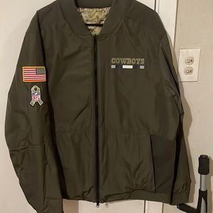 Selling a Dallas Cowboys, a bomber jacket, extra-large, men’s never wore,